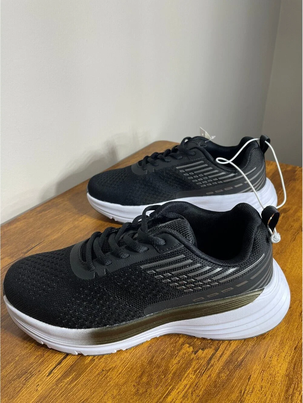 New Vively Phoenix Black Mesh Athletic Sneakers Women's Size 8.5 Gorpcore BTS